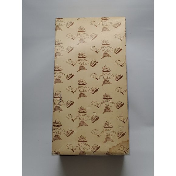 NWB VINTAGE 1991 BRINN'S UNDERCOVER KIDS APRIL W/RAIN GEAR AND FLOWER 759 - Picture 10 of 10